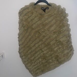 Black Rivet vintage fur poncho
